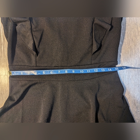 Yathon Ruffle Dress - Picture 8 of 12